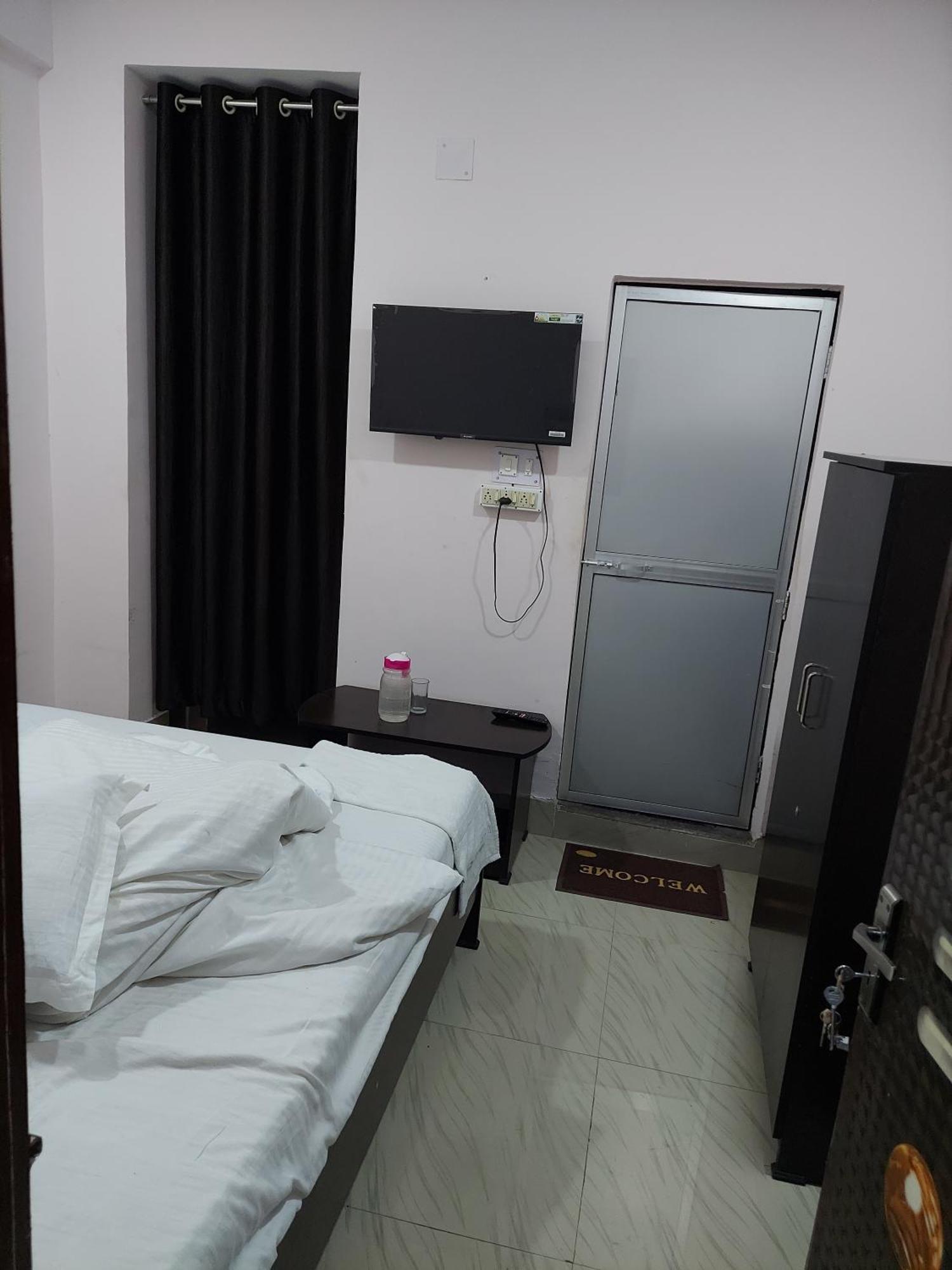 Raison Hotel Jamshedpur Exterior foto